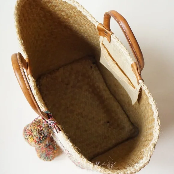 MAR Y SOL Caracas Striped Sisal/ Seagrass Pom Pom Market Tote - Picture 6 of 11